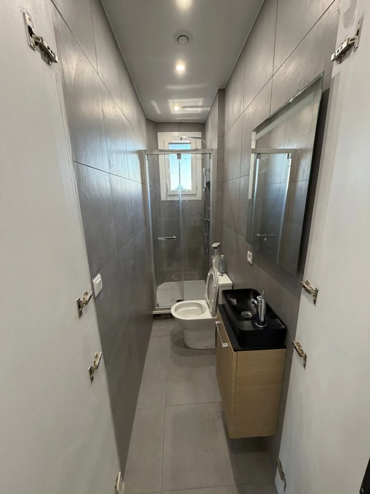 Salle de bain compacte 2 m²