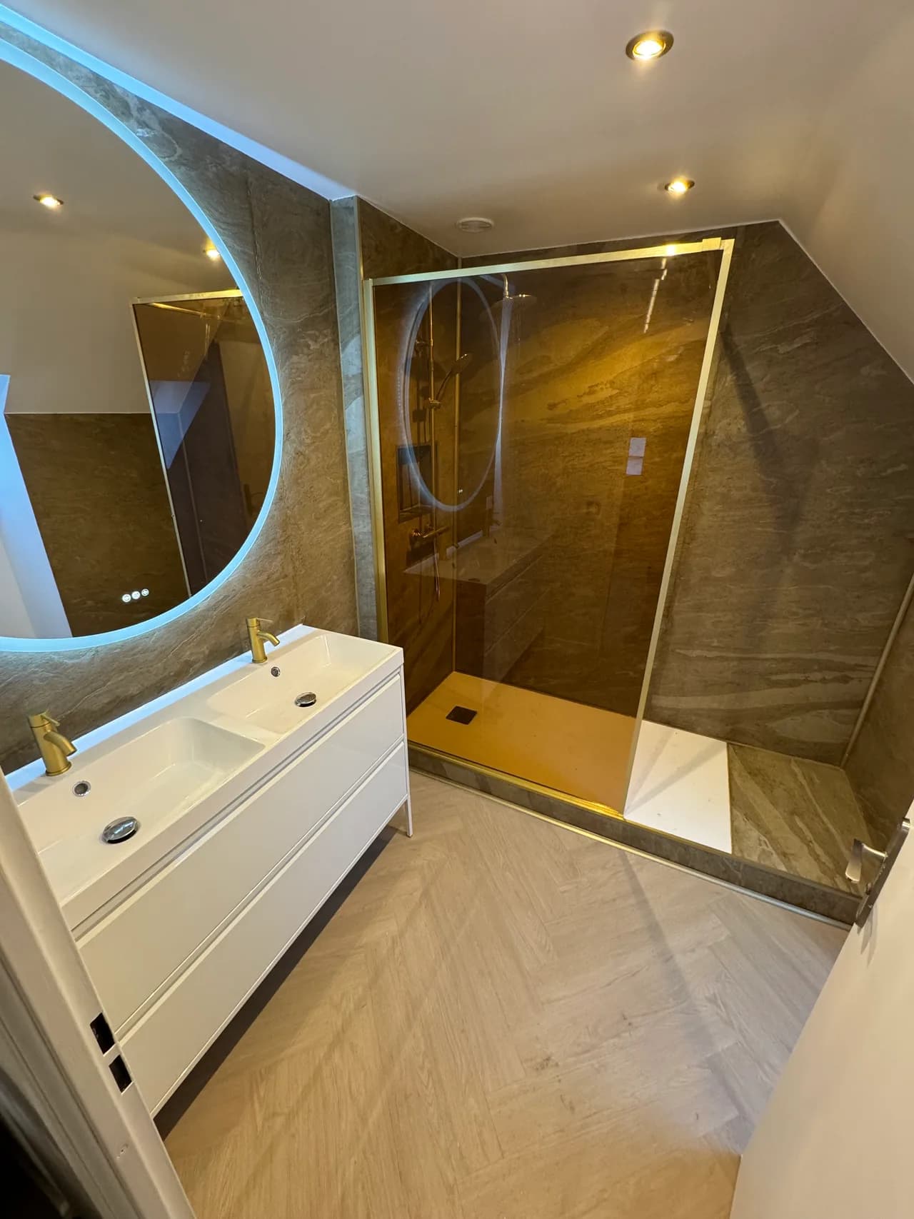 Salle de bain pierre naturelle